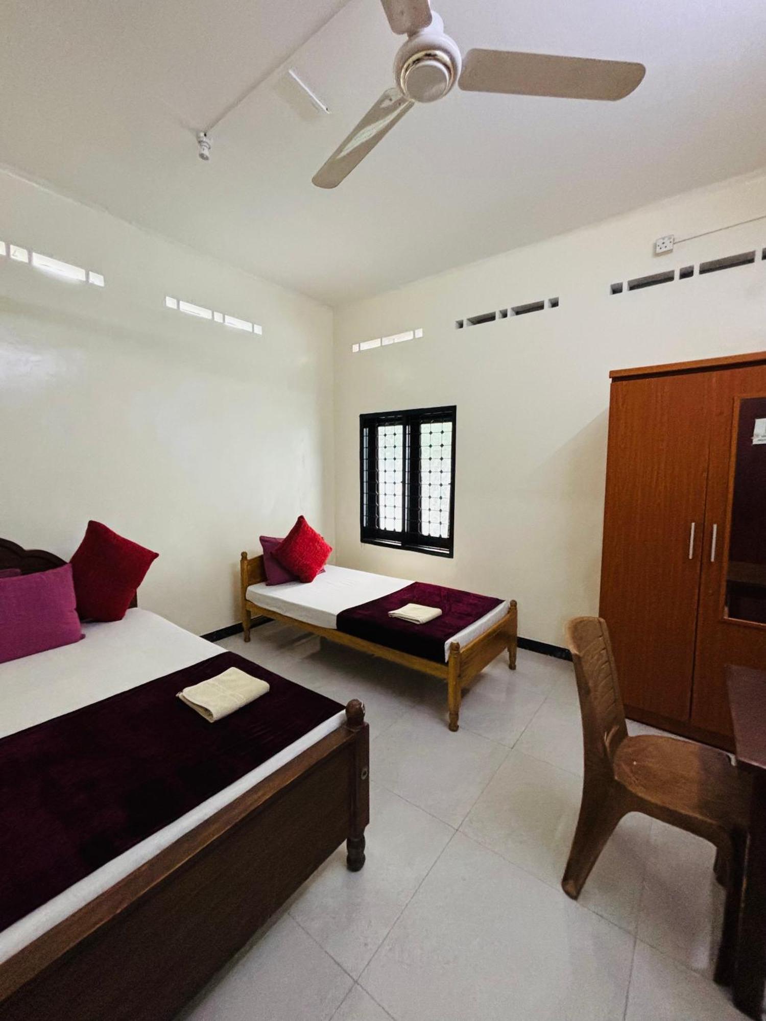 Yaarl Holiday Jaffna Exterior foto
