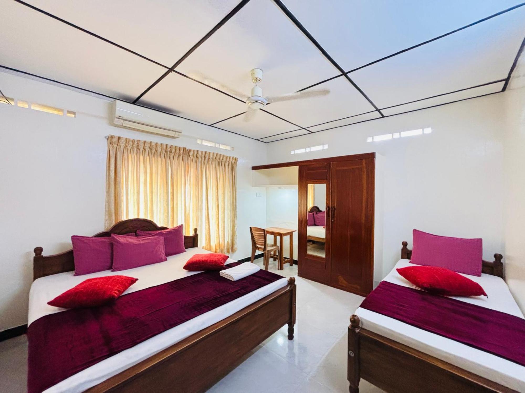 Yaarl Holiday Jaffna Exterior foto